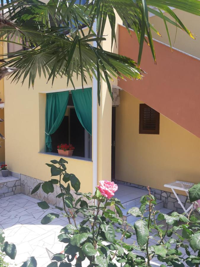 Soba Ana Hotel Cres Luaran gambar